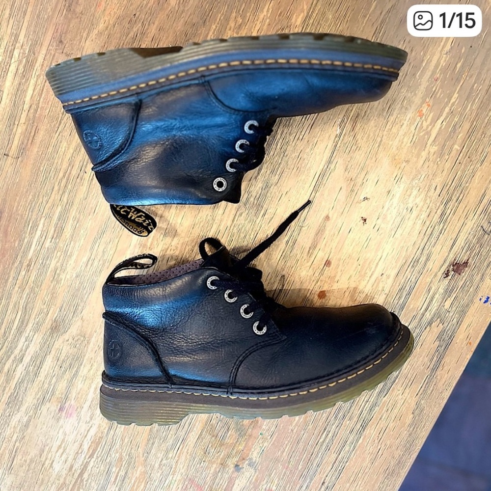 Dr. Martens giggs Leather Chukka Boots (EUC)  Size 10